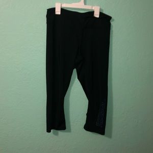 Capris length yoga pants